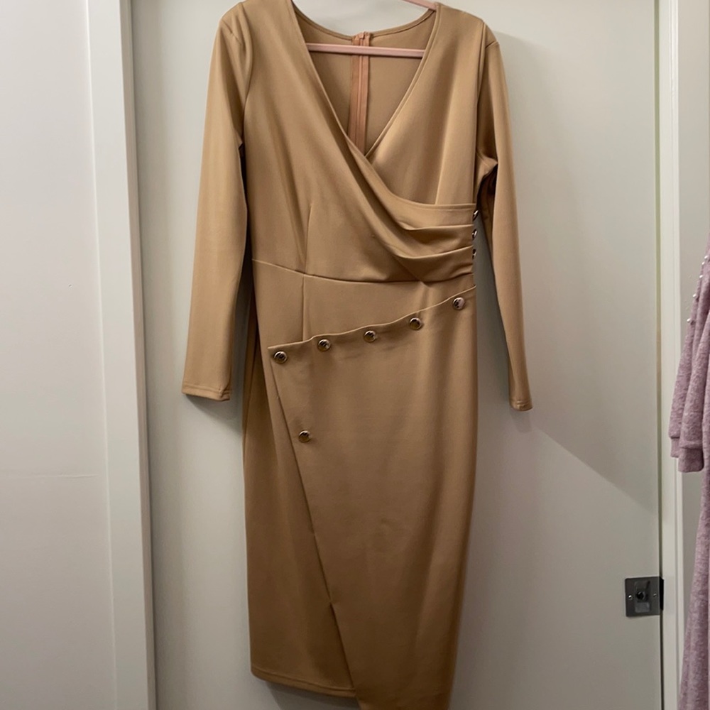 You want to be sexy get this tan and gold dress🏷 ⭐️